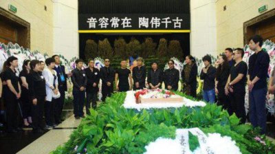 ​吕丽萍前夫（吕丽萍前夫拜仁球迷）