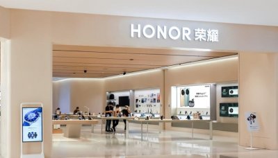 ​被罗永浩质疑抄袭，荣耀急需拥有技术优势