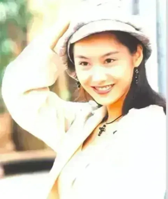 盘点紫霞仙子“朱茵”年轻时最美的照片及写真合集