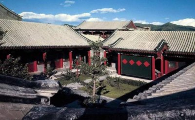 ​古代官员退休后不回老家行不行？