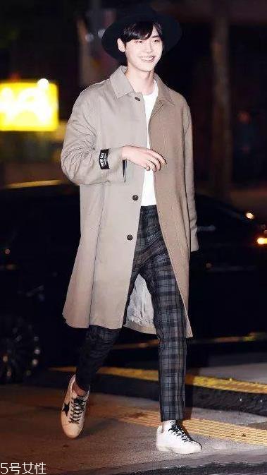 男士格纹裤子怎么搭配 男士格纹裤秋冬日系搭配