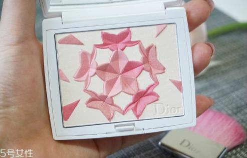 迪奥春季限定樱花腮红好用吗？颜值即正义