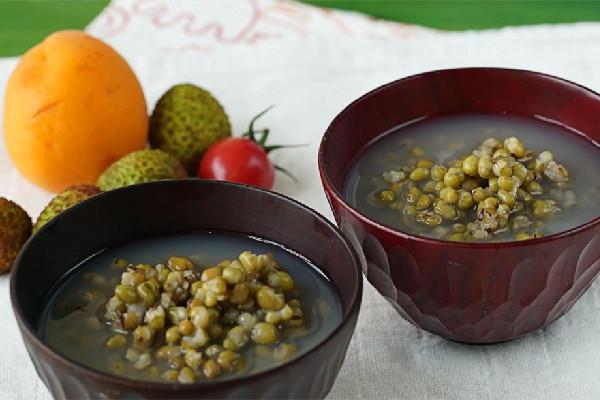 绿豆沙熬多久成沙状 绿豆沙熬出来为什么会发红
