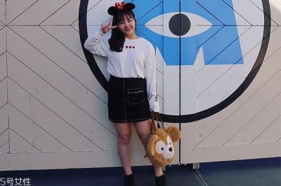 ​胖女孩怎么搭配衣服 5个技巧超有自信又显瘦