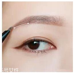 眉粉怎么画眉毛好看？这么用眉妆超完美