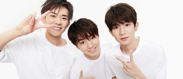 黄牛发布TFBOYS周年签名海报，暗示三人私下已见面