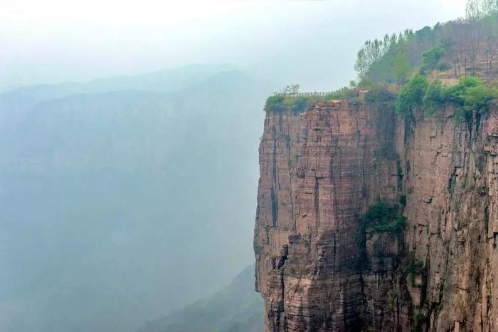 世界上最危险的村庄，1700米的天上人家，你敢来吗？