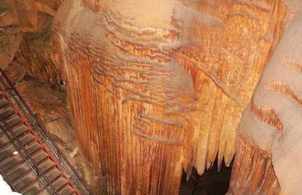 世界上最长的洞穴，可以容纳上千人，200年来竟无人走到尽头