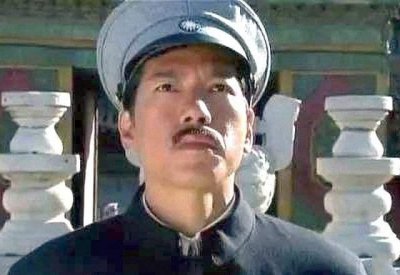 ​东陵大盗孙殿英，靠贩卖鸦片而发家，最终也因鸦片而死亡