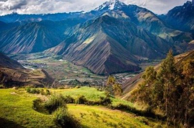 ​世界上最长的山脉，全长8900余公里，是喜玛拉雅山脉的三倍有余