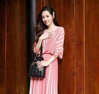 ​郭碧婷当众索吻向佐，向佐神似迈克·杰克逊，你们喜欢这一对吗