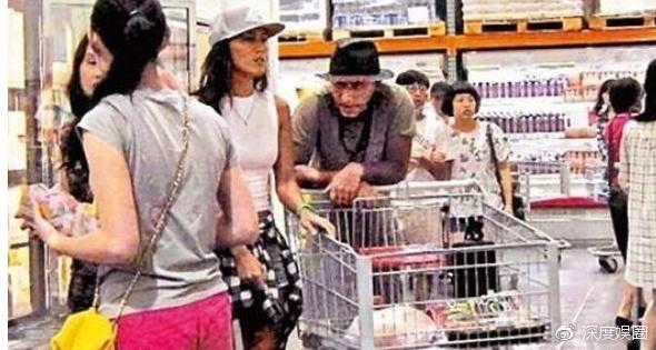 张震岳当爸，隐藏七年女友曝光！女友被称“黑美人”！