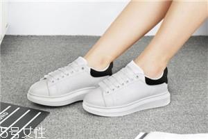 小白鞋搭配衣服图片女 5个小白鞋搭配衣服技巧