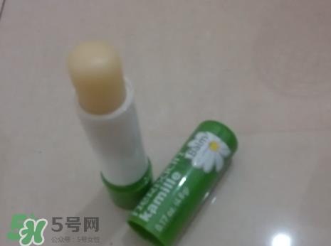 贺本清小甘菊唇膏生产日期怎么看？德国herbacin唇膏保质期
