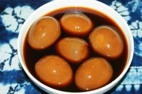 茶叶蛋可以喝豆浆一起吃吗？茶叶蛋一天可以吃几个？