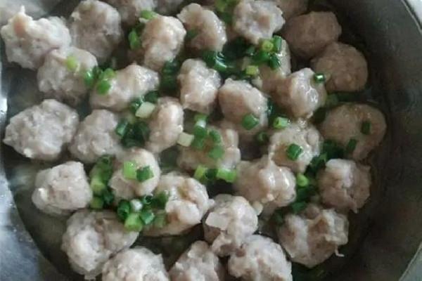 肉丸子用前腿肉还是后腿肉 肉丸子用什么什么部位的肉