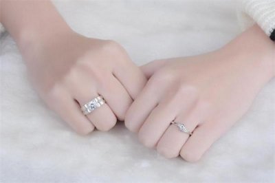 ​婚戒戴哪只手 婚戒怎么戴