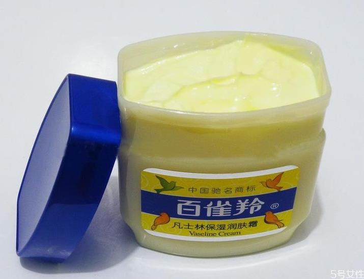 凡士林可以涂着过夜吗 凡士林用水能洗掉吗