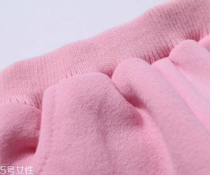 宝宝绒是什么面料 柔软亲肤触感好