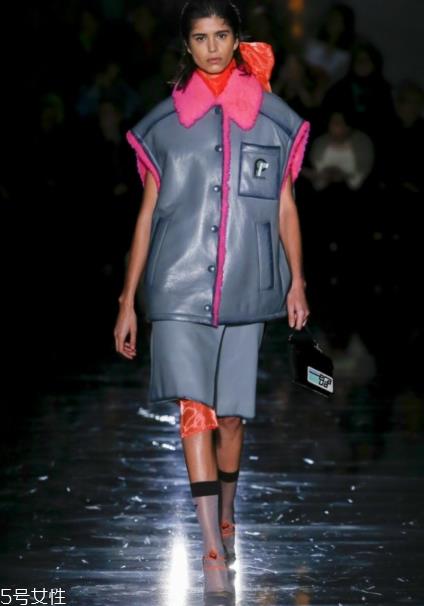prada2018秋冬系列好看吗_款式有哪些？