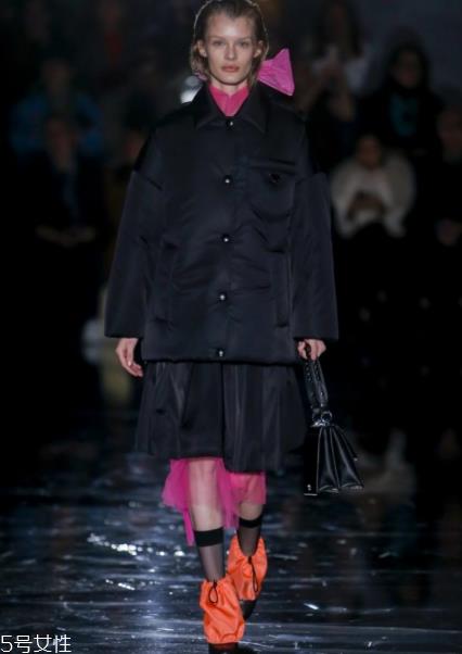 prada2018秋冬系列好看吗_款式有哪些？