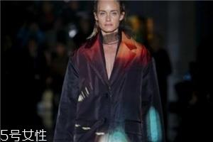 prada2018秋冬系列好看吗_款式有哪些？