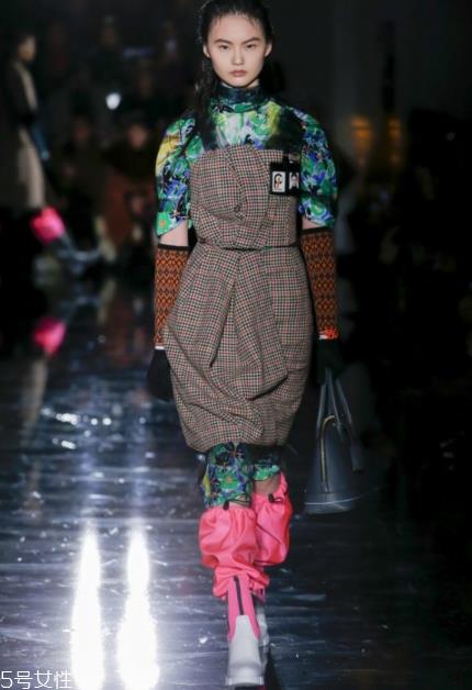 prada2018秋冬系列好看吗_款式有哪些？