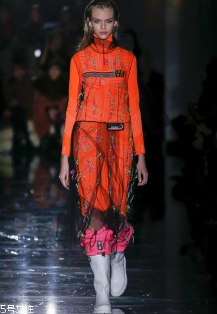 prada2018秋冬系列好看吗_款式有哪些？