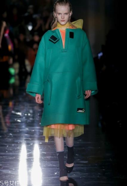 prada2018秋冬系列好看吗_款式有哪些？