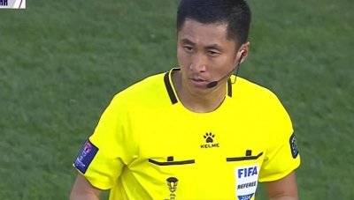 ​孙兴慜假摔 被嘲“比不起”