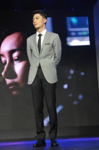 ​电影捉迷藏定档915翻拍韩国惊悚片 霍建华秦海璐相爱相杀