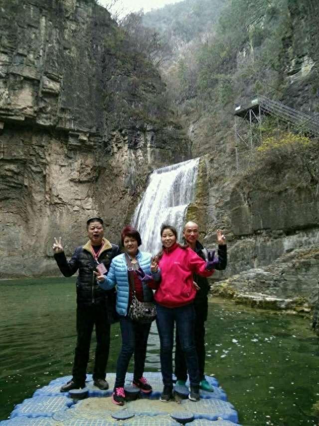 山西凤凰欢乐谷：以山、水、崖、洞、林为特色的休闲度假旅游区
