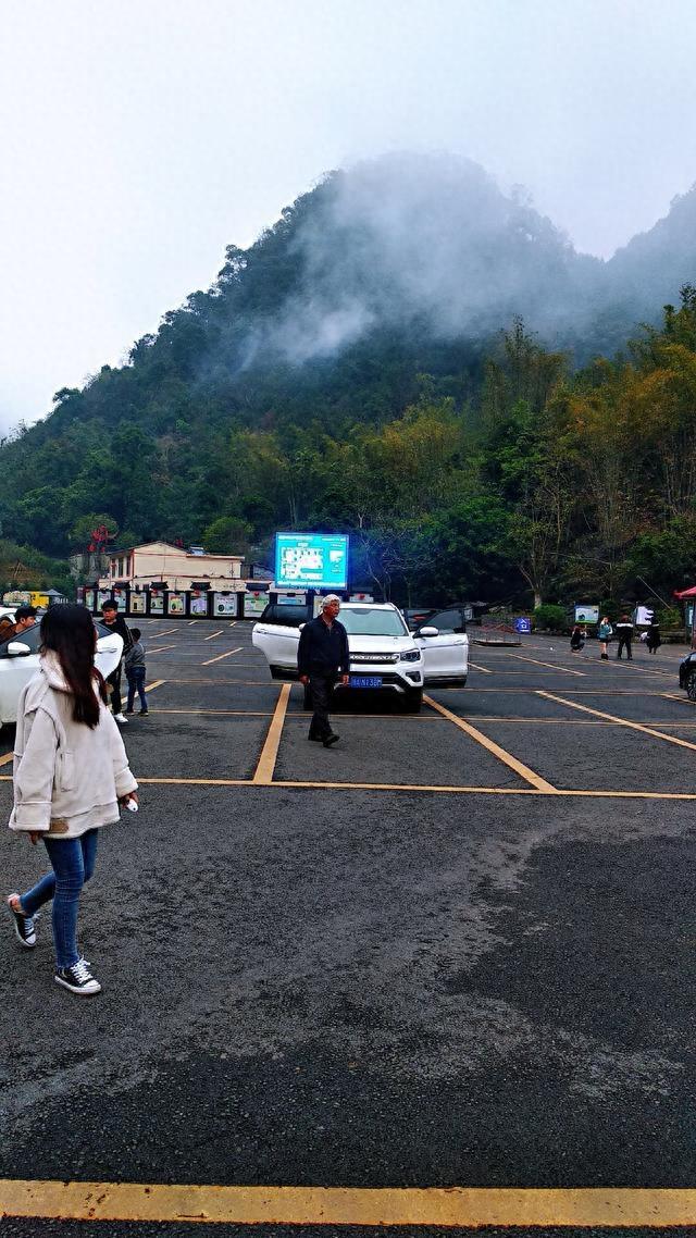 广西高山的景区-中国弄拉，雾天时这里风景犹如仙境，太美了