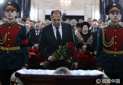 ​俄外交部为遇刺大使卡尔洛夫举办告别仪式 外长拉夫罗夫出席