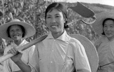 ​60年代家喻户晓的“铁姑娘”郭凤莲，重回大寨后，如今过得怎样？