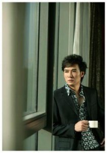 ​侃爷第二段婚姻触礁，不到两年传婚变，女方疑发文表示找回自我