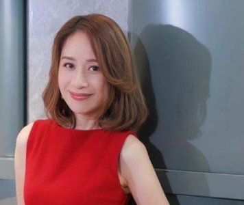 ​香港知名艺人“性感大嫂”宣布与小七岁丈夫离婚，曾被观众熟知多个经典角色