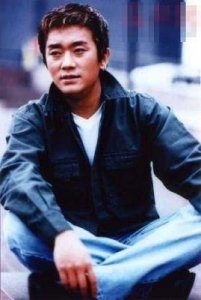 ​歌手含笑改名韩朴俊，网友热议：原来他的真名竟是