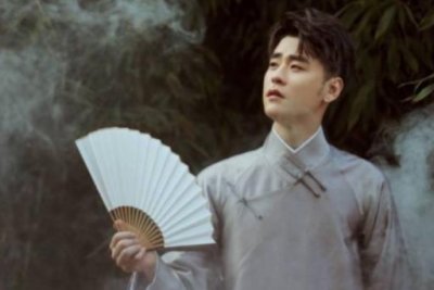 ​张云雷街头痛哭事件始末 与男友人吻别一事纯属子虚乌有