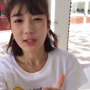 ​网红《delicious大金》草根淘女郎：个人年度营业额1亿