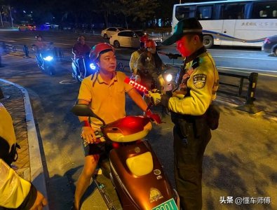 ​骑摩托车无证驾驶怎么处罚？