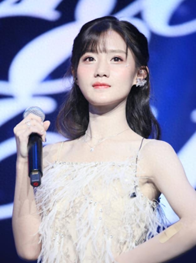 陈意涵，1997年出生，福建女明星，多才多艺