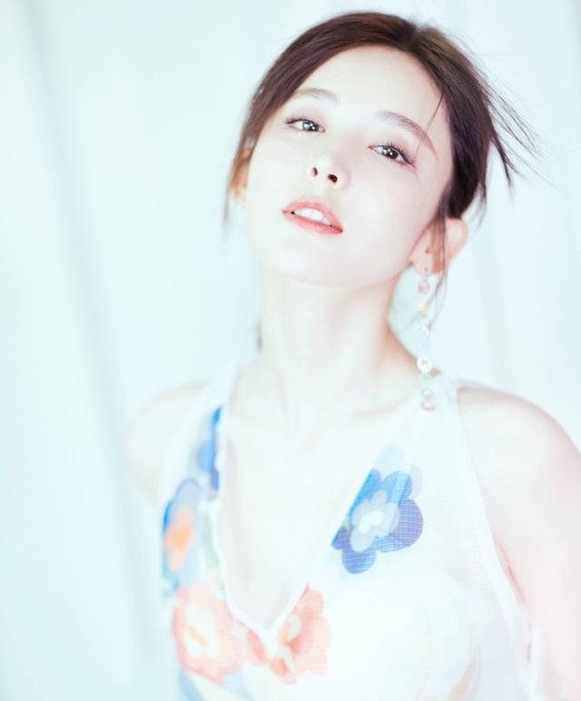 古力娜扎同款发型（26岁的古力娜扎剪短发个性十足）(8)