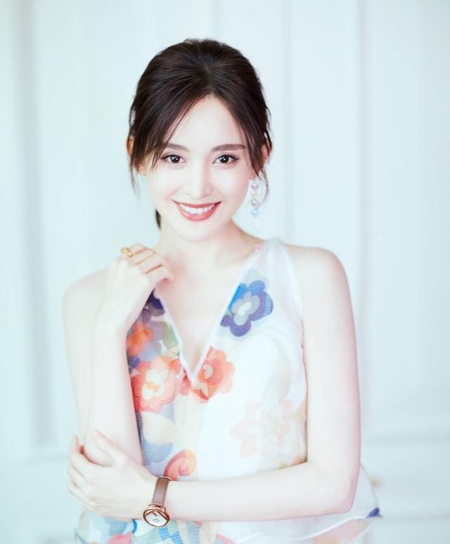 古力娜扎同款发型（26岁的古力娜扎剪短发个性十足）(7)