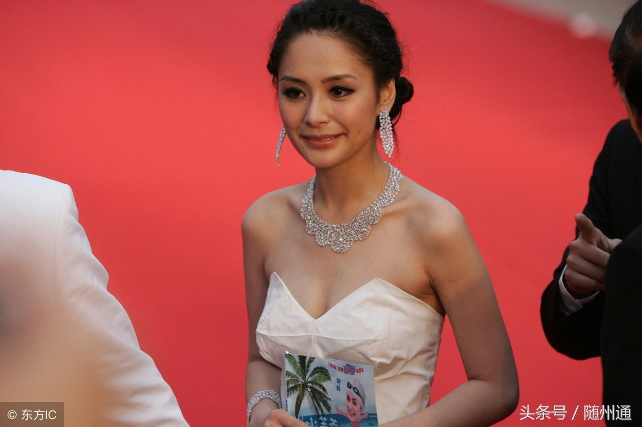 Twins阿娇钟欣潼，娇滴滴的笑容让人难以忘怀