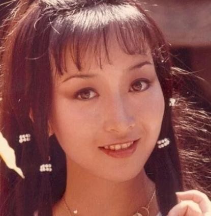 黄杏秀的个人简介 为何结婚41年无儿女却被宠成小公主(3)