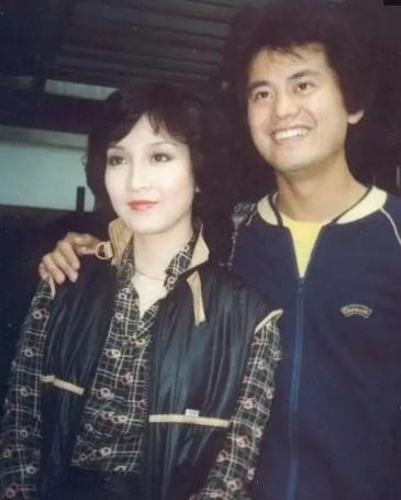黄杏秀的个人简介 为何结婚41年无儿女却被宠成小公主(20)