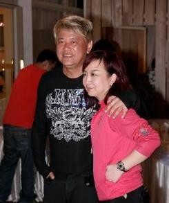 黄杏秀的个人简介 为何结婚41年无儿女却被宠成小公主(21)