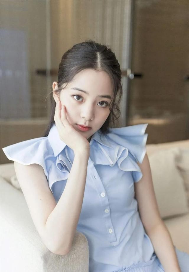 谈莉娜是哪一届快女(谈莉娜跟谁一届超女) 谈莉娜 快女 第1张