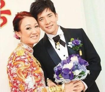 照顾赌王差点成五姨太，却被梁安琪赶出门，嫁初恋男友成最大赢家